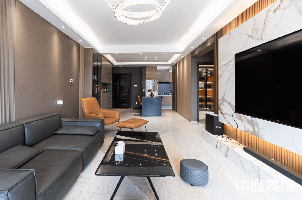 黃有斌：翡翠時光&mdash;&mdash;精工、材質(zhì)打造現(xiàn)代新輕奢生活