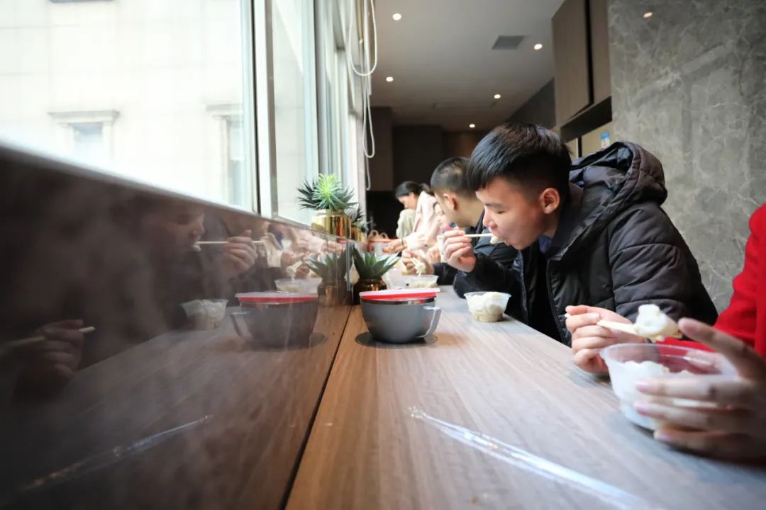 冬至丨溫暖如約而至，平安順?biāo)欤?>
        							</a>
        						</div>
        						
        						<div   id=